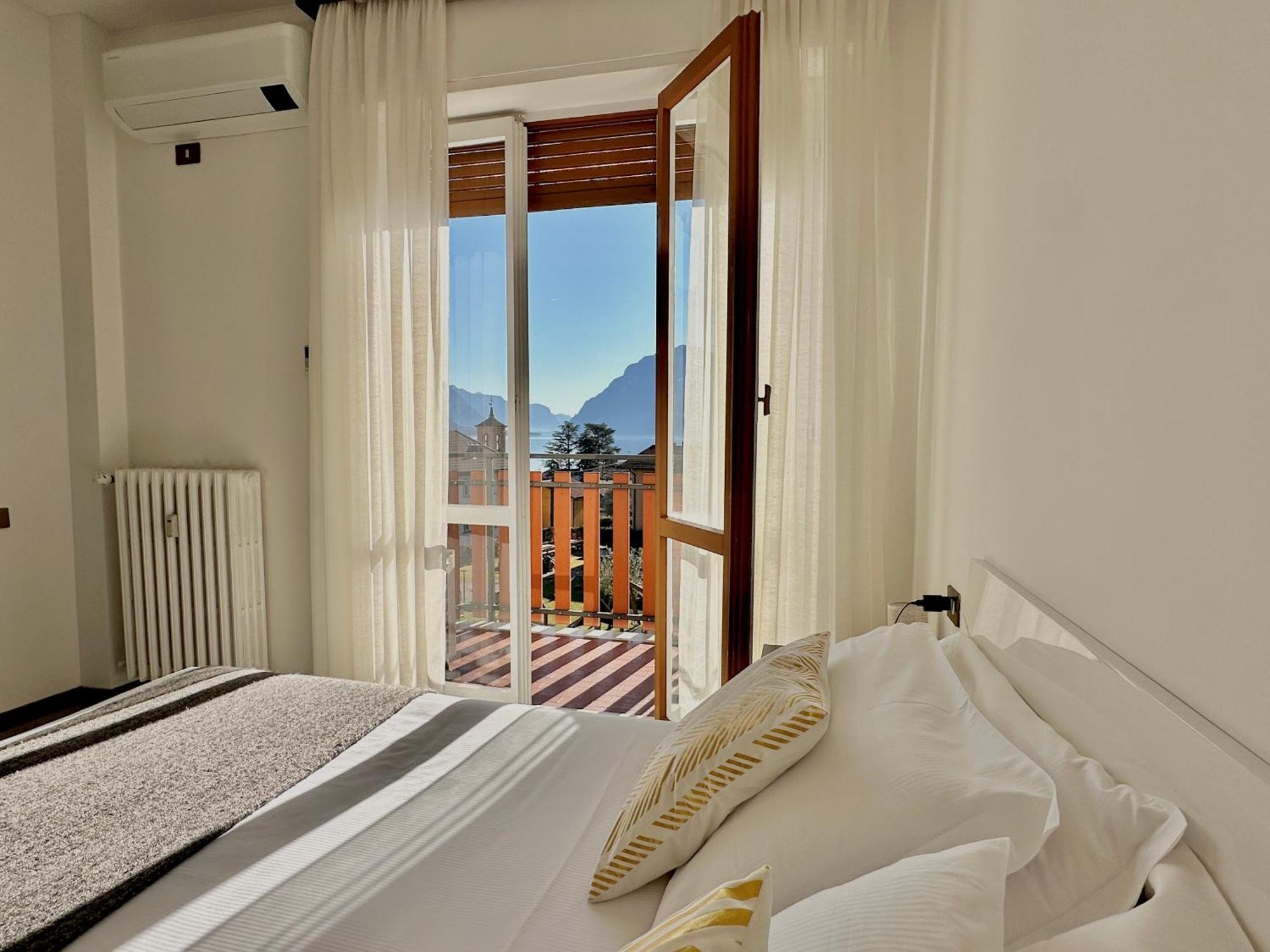 Lake View Apartment - Parking Included Oliveto Lario Экстерьер фото